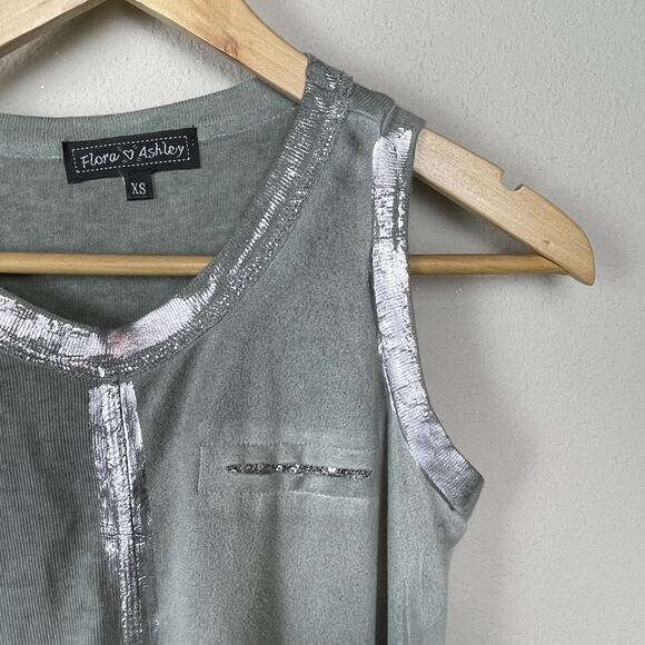 Flora Ashley XS Olive Green Tank Top Painted‎ Trim High Low Mixed Media - Picture 3 of 6